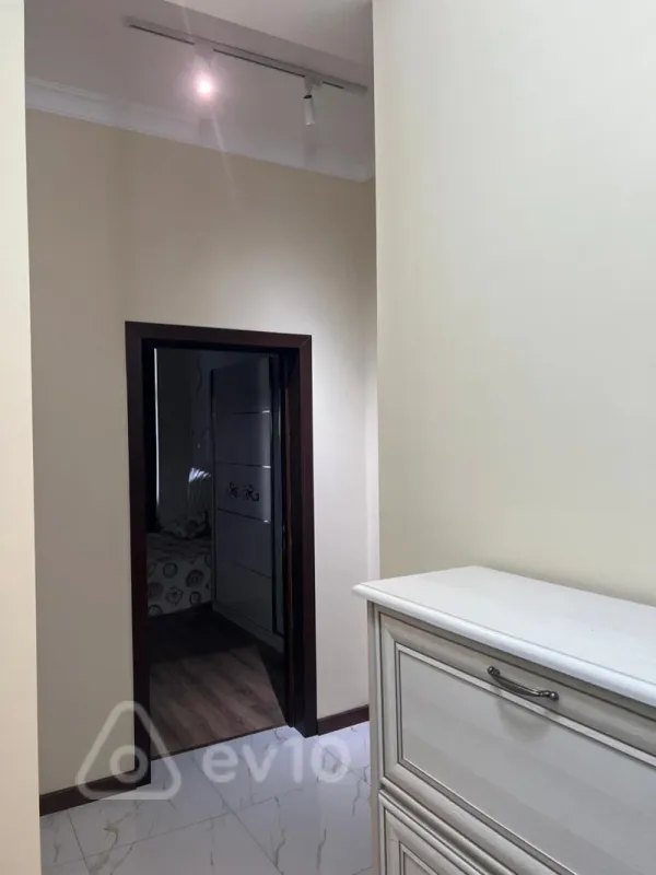 Kirayə verilir 2 otaqlı yeni tikili 70 m²