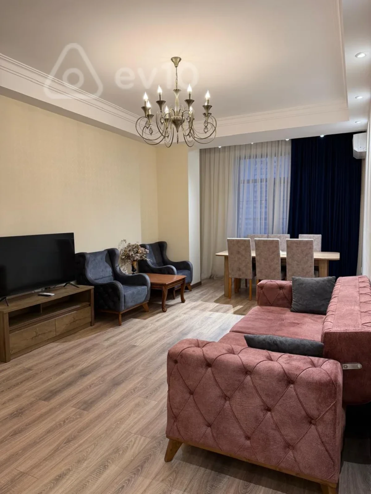 Kirayə verilir 2 otaqlı yeni tikili 70 m²