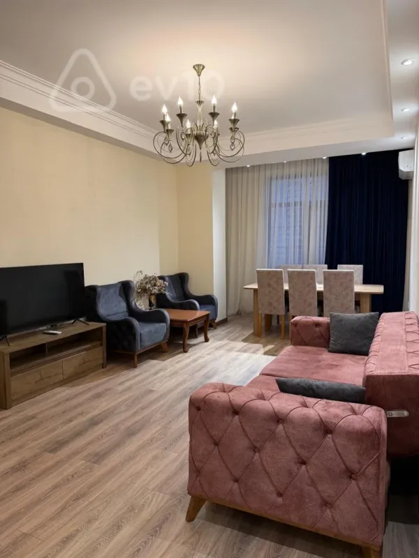 Kirayə verilir 2 otaqlı yeni tikili 70 m²