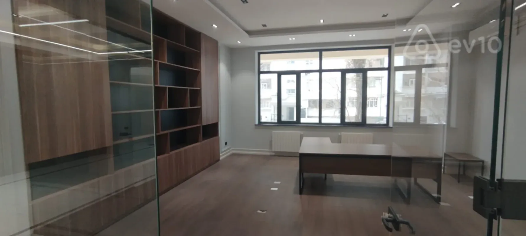 Kirayə verilir 6 otaqlı ofis 320 m²