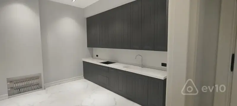 Kirayə verilir 6 otaqlı ofis 320 m²