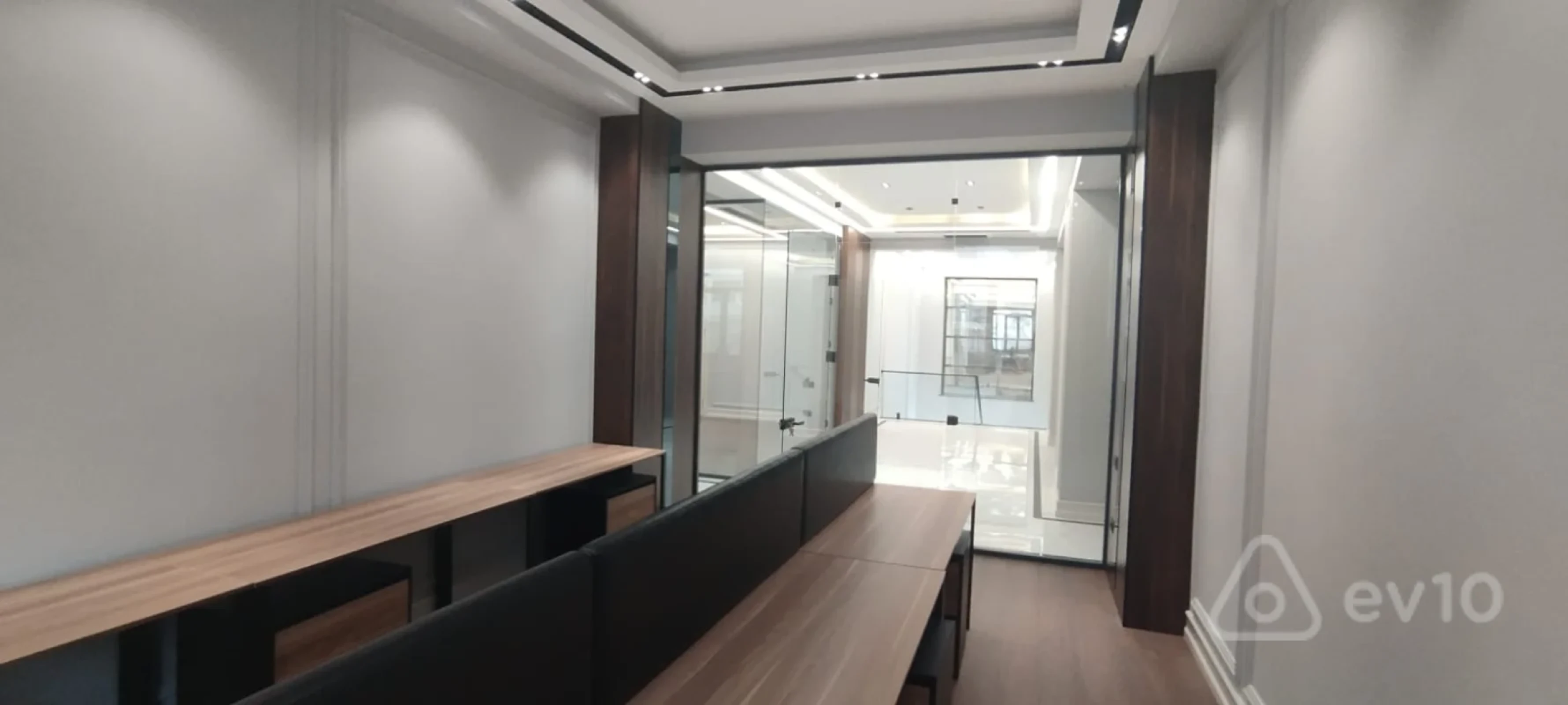 Kirayə verilir 6 otaqlı ofis 320 m²