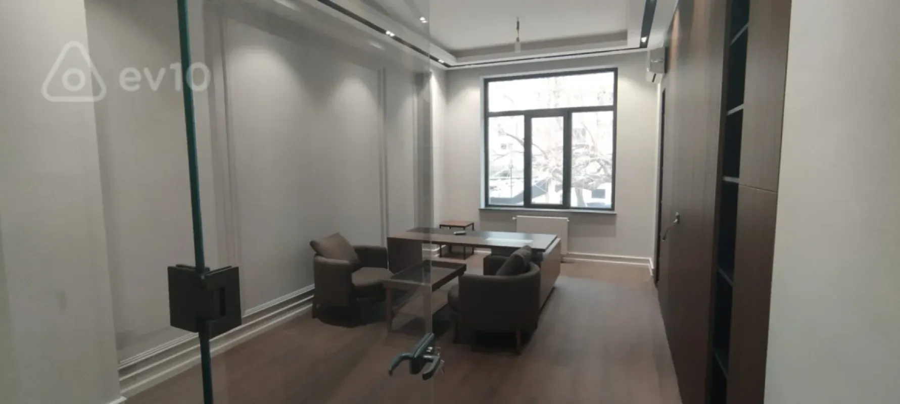 Kirayə verilir 6 otaqlı ofis 320 m²