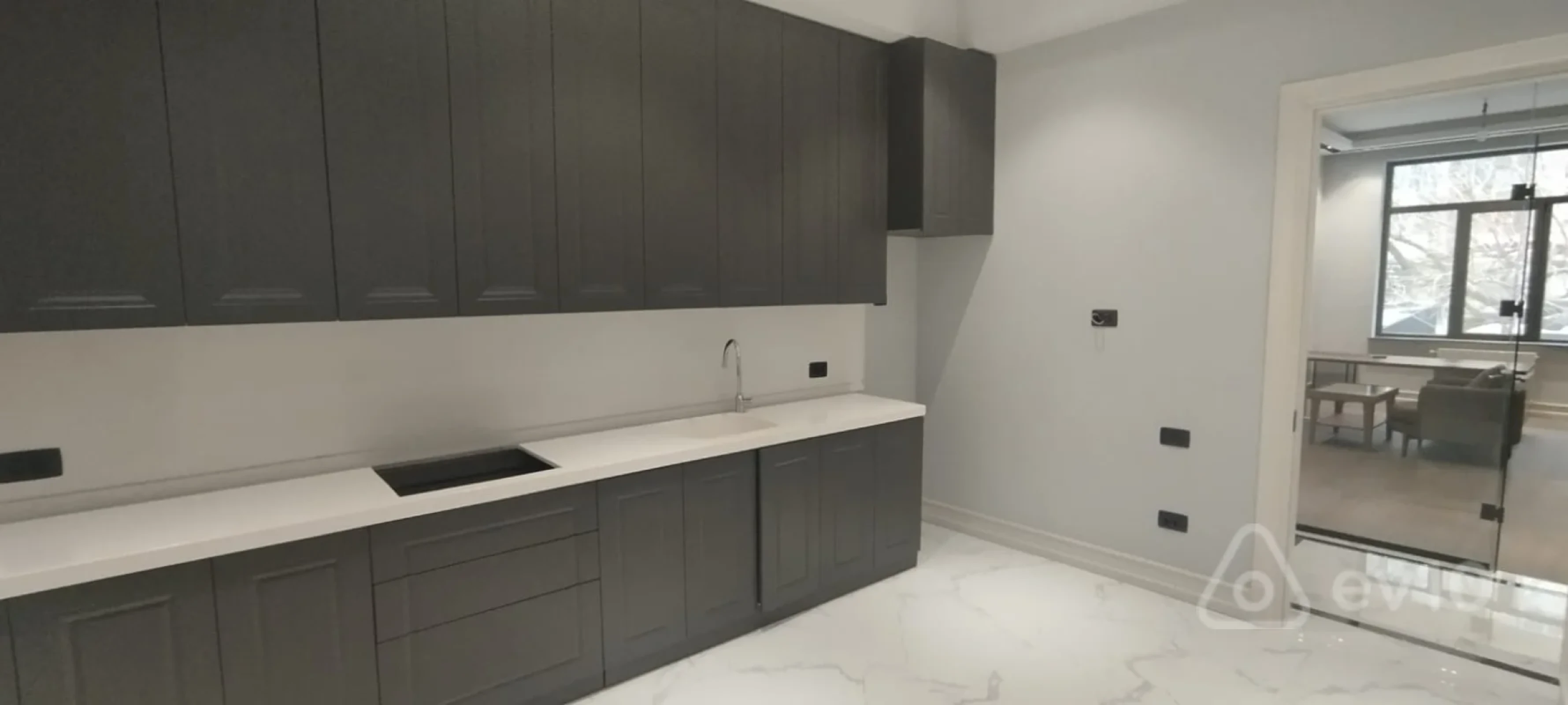 Kirayə verilir 6 otaqlı ofis 320 m²