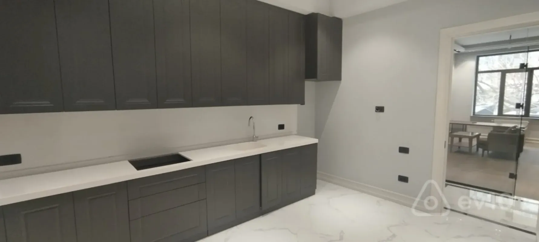 Kirayə verilir 6 otaqlı ofis 320 m²