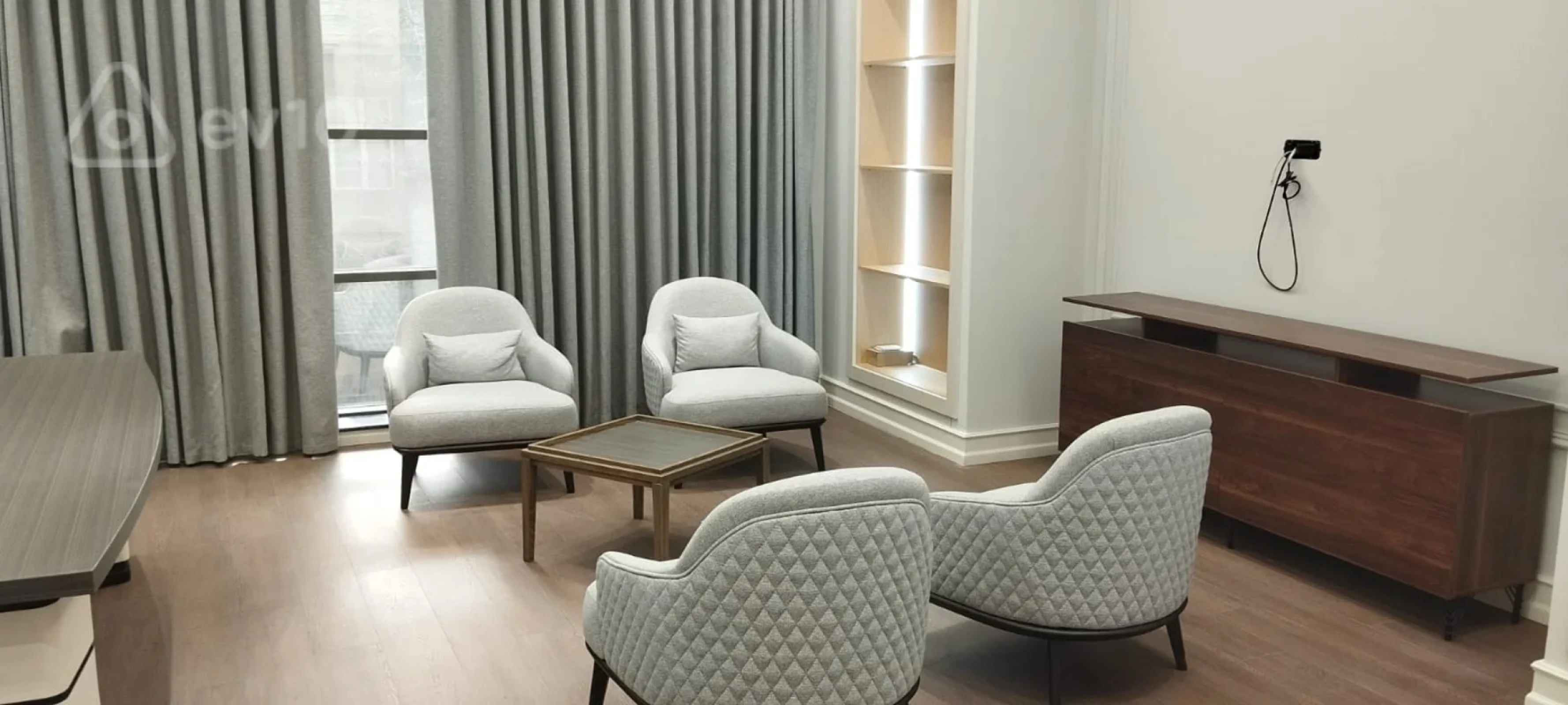 Kirayə verilir 6 otaqlı ofis 320 m²