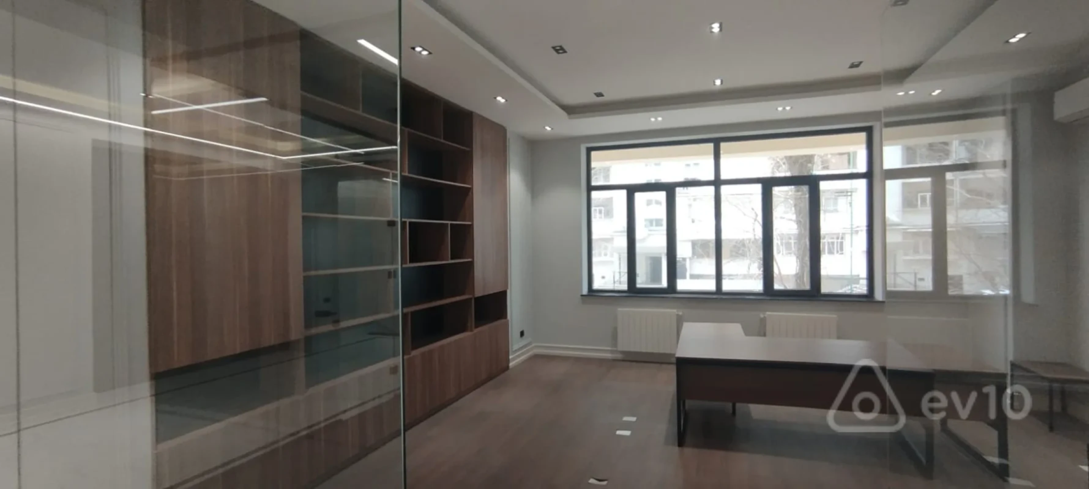 Kirayə verilir 6 otaqlı ofis 320 m²