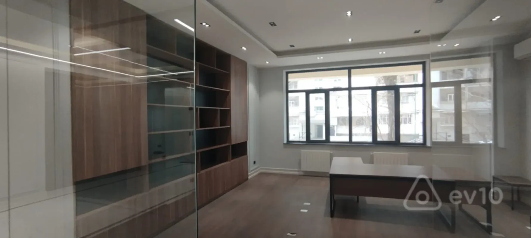 Kirayə verilir 6 otaqlı ofis 320 m²