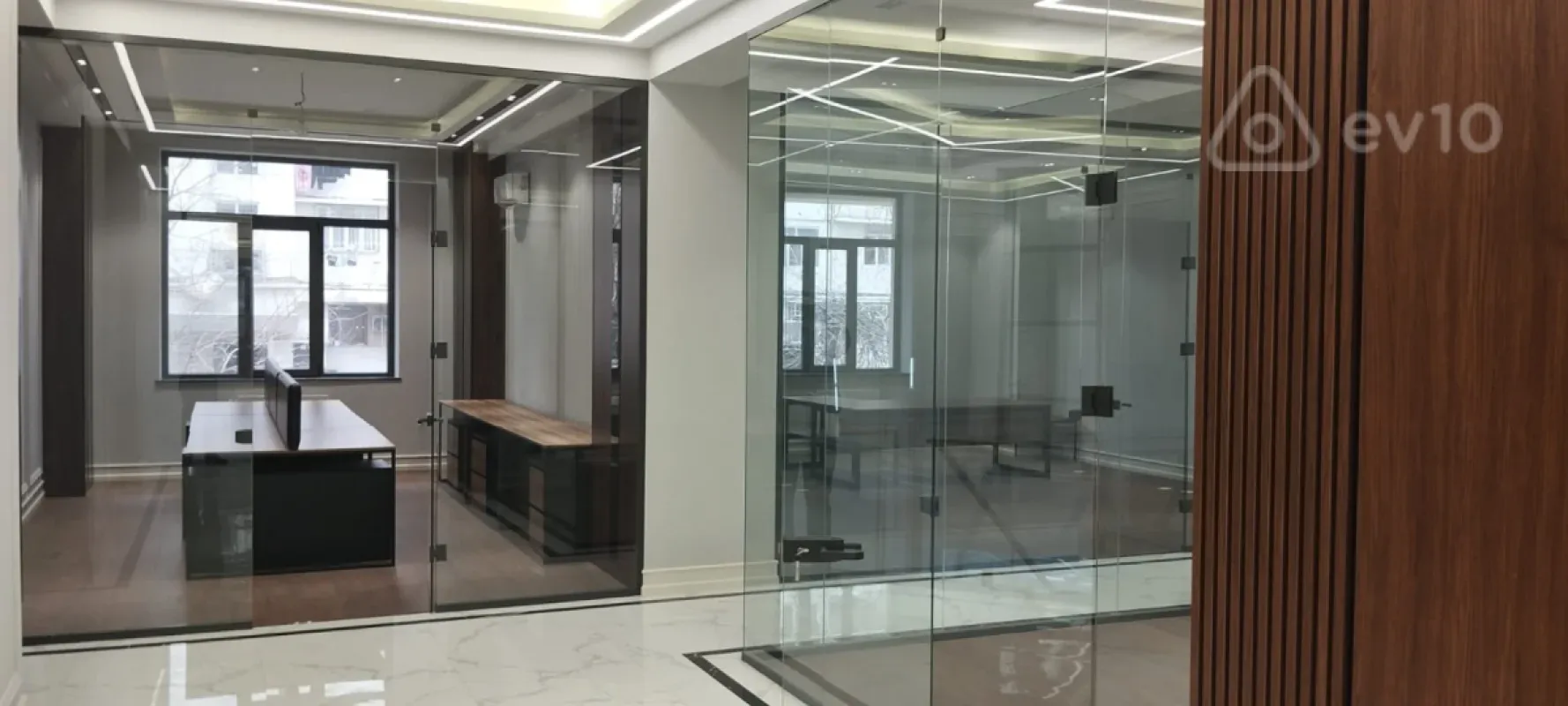 Kirayə verilir 6 otaqlı ofis 320 m²