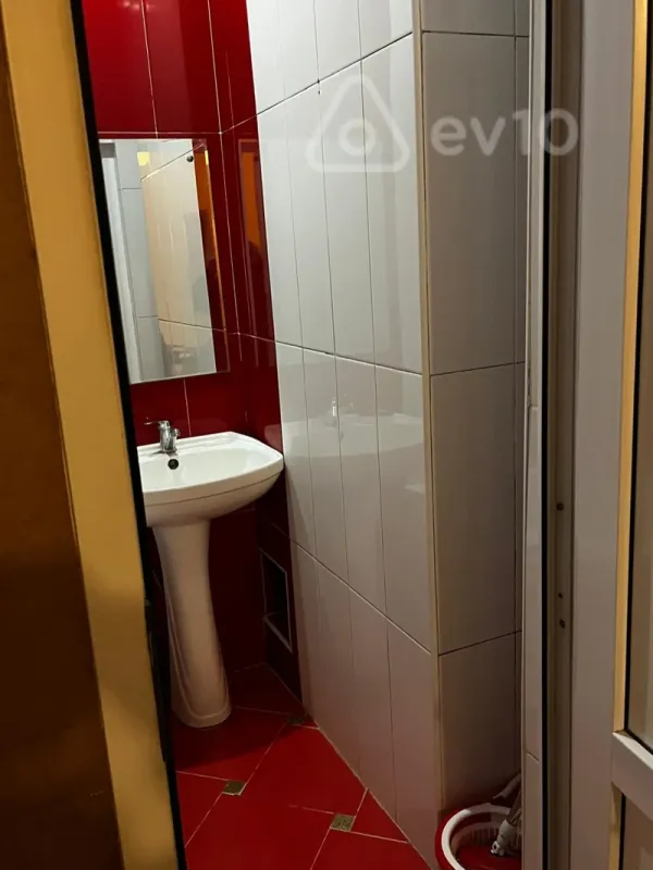 Kirayə verilir 3 otaqlı yeni tikili 100 m²