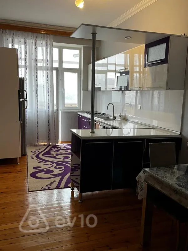 Kirayə verilir 3 otaqlı yeni tikili 100 m²