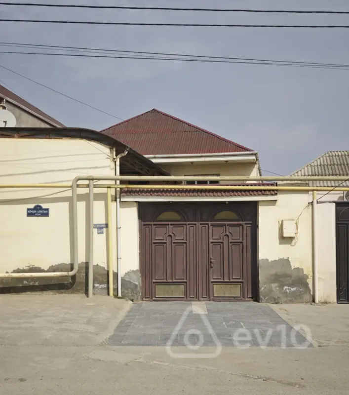 Satılır 8 otaqlı köhnə tikili 197 m²