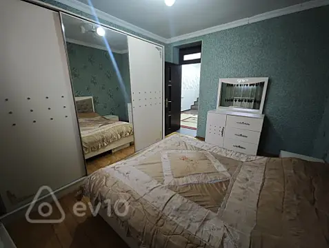Satılır 8 otaqlı köhnə tikili 197 m²