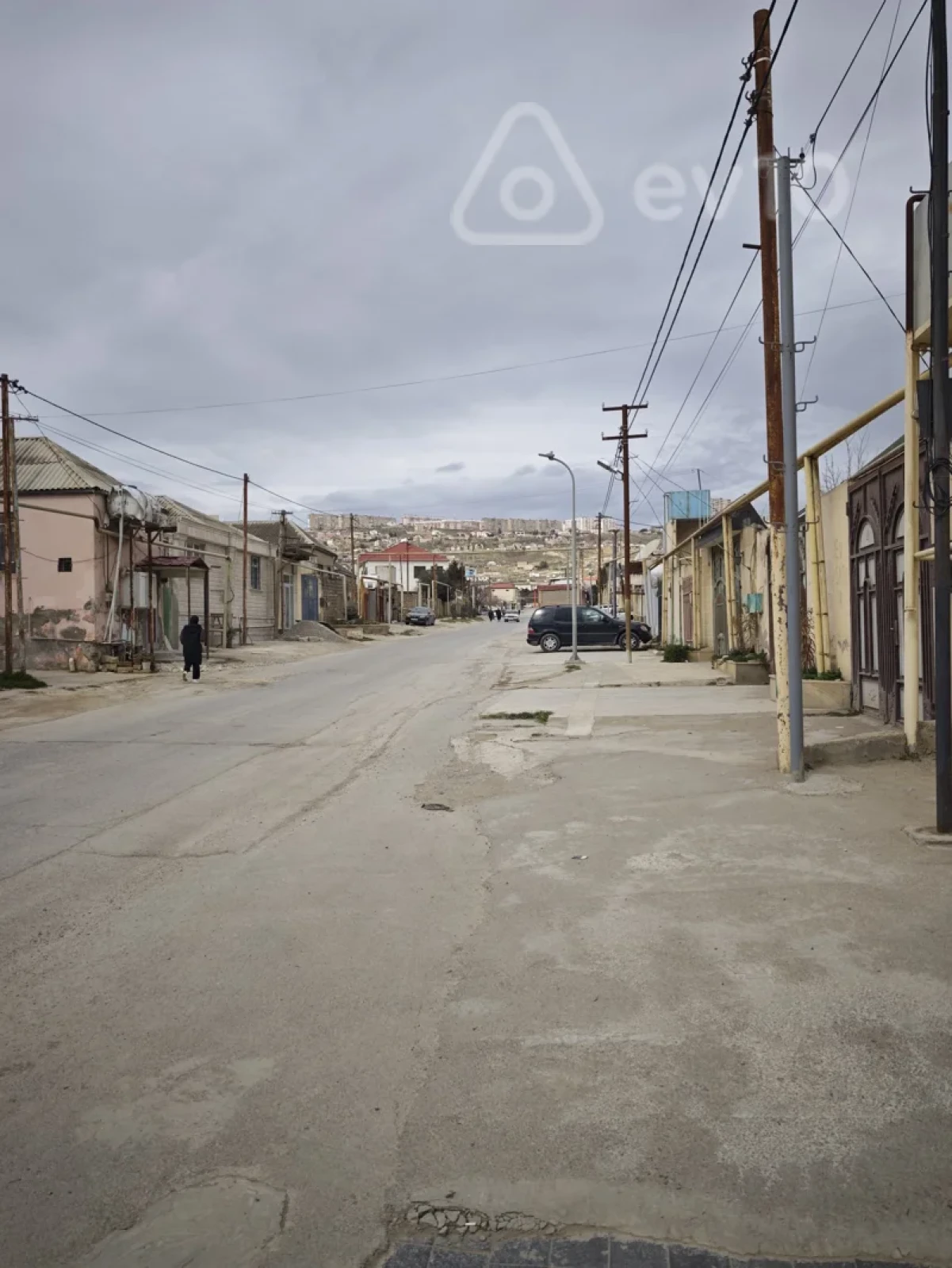 Satılır 8 otaqlı köhnə tikili 197 m²