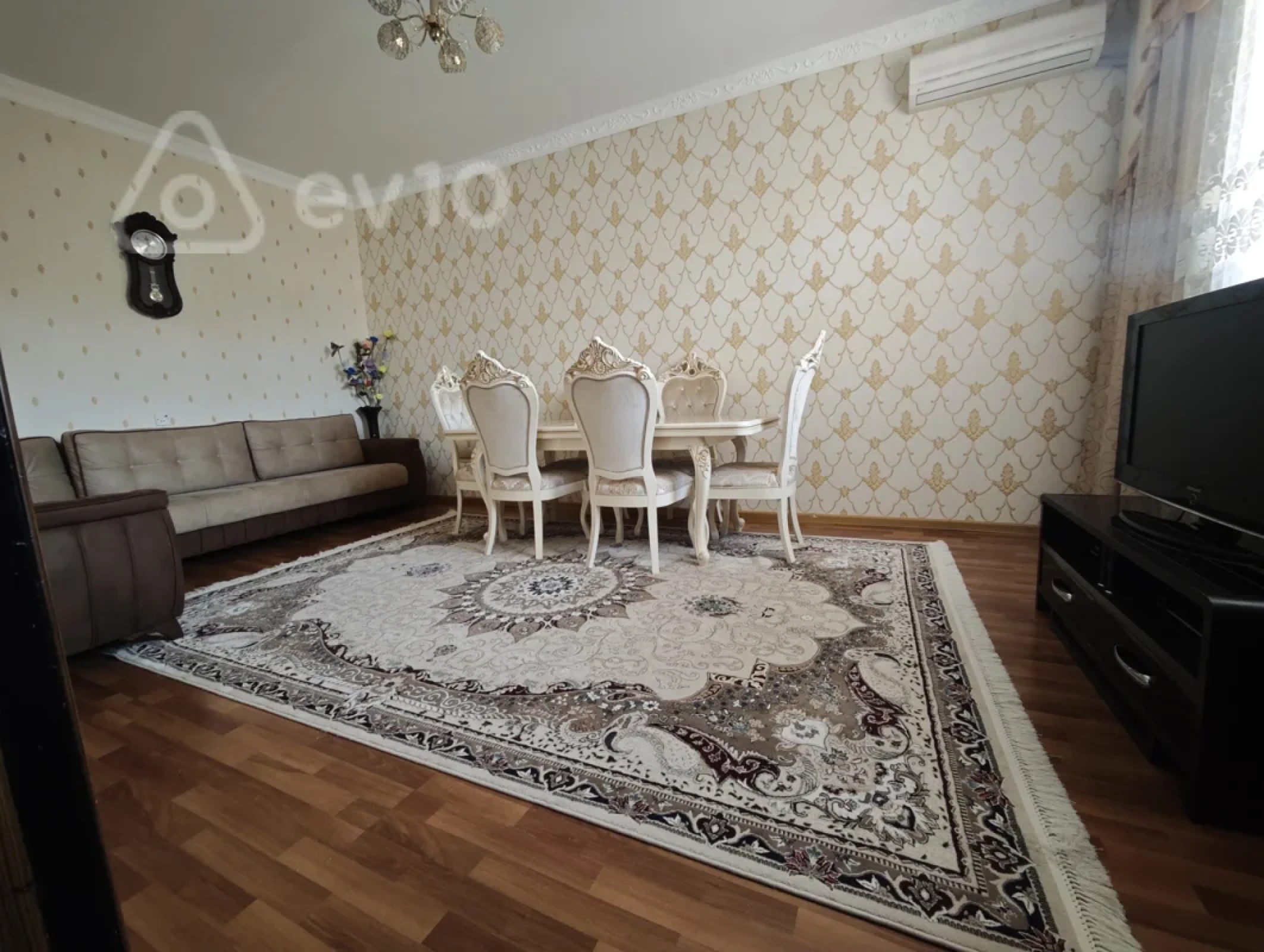 Satılır 8 otaqlı köhnə tikili 197 m²