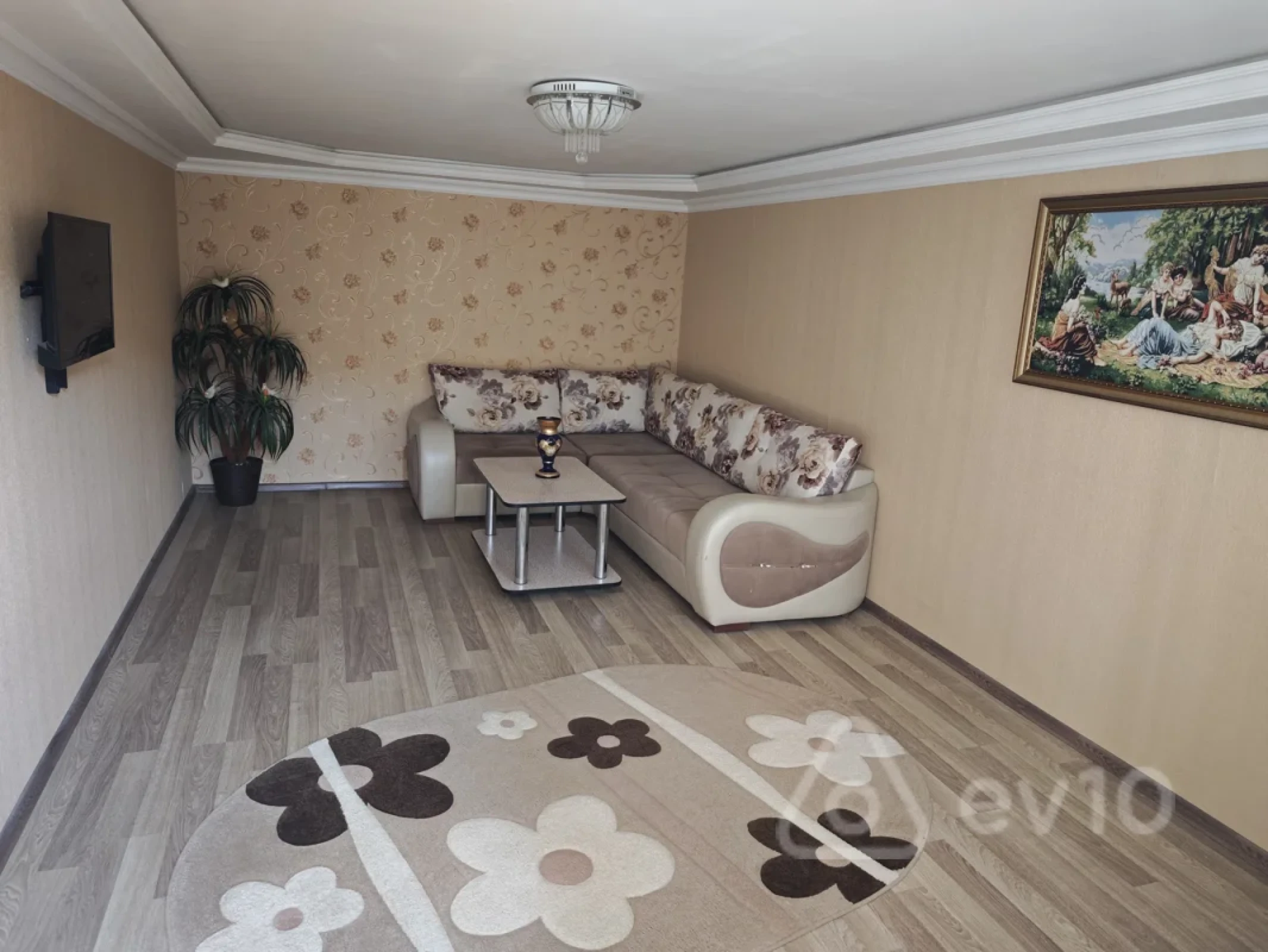 Satılır 8 otaqlı köhnə tikili 197 m²