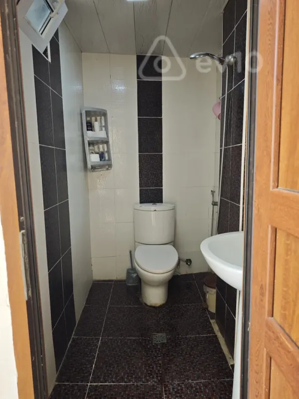 Satılır 8 otaqlı köhnə tikili 197 m²