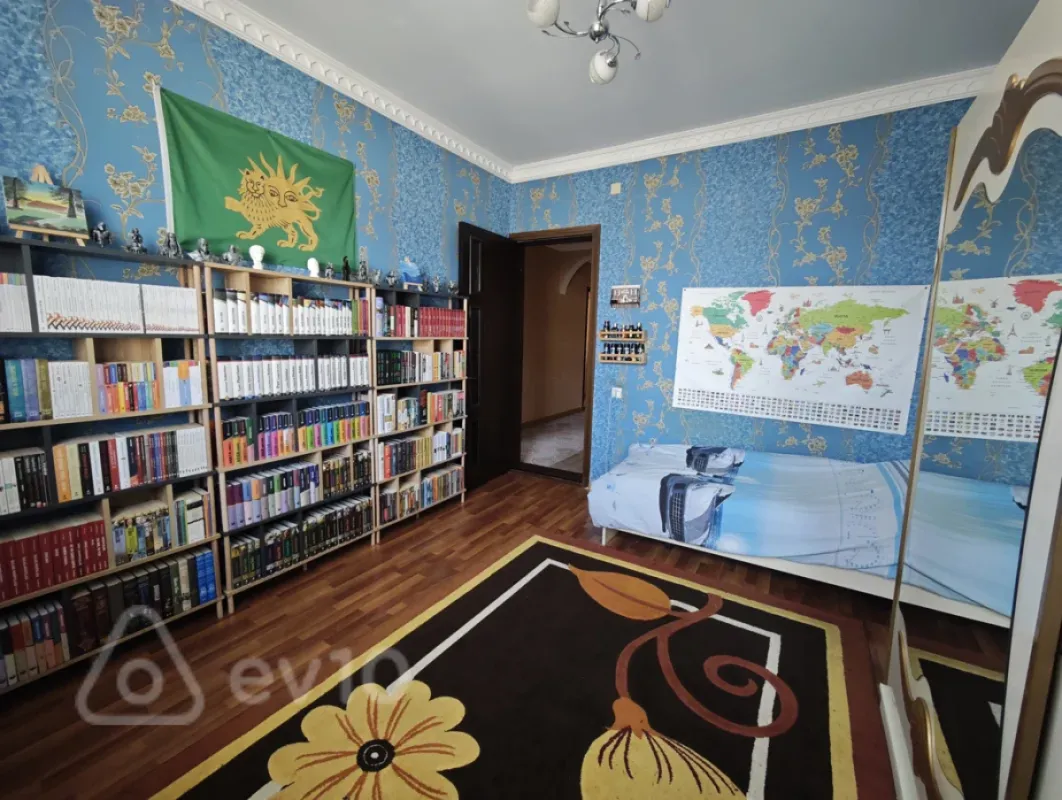 Satılır 8 otaqlı köhnə tikili 197 m²