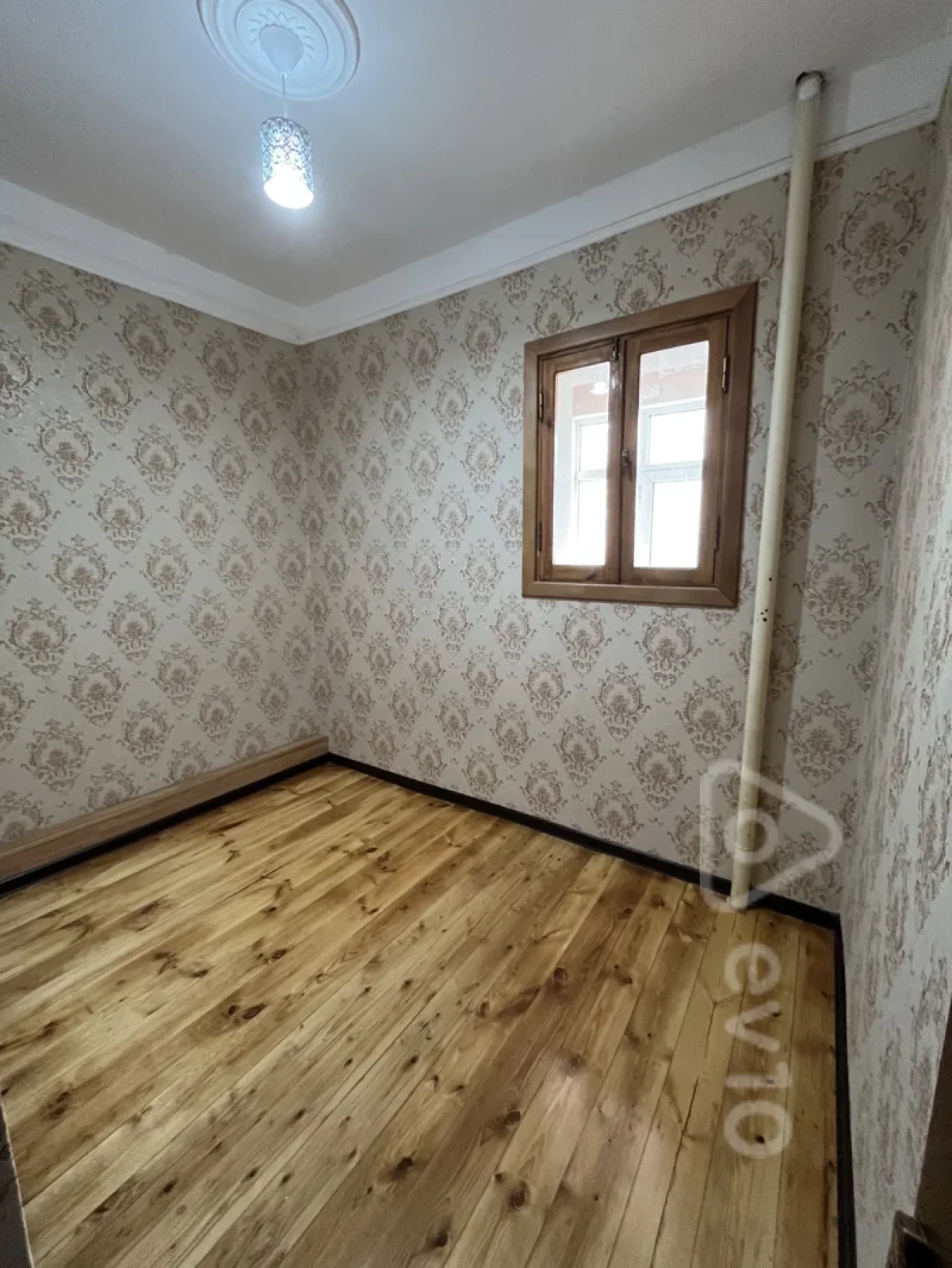 Satılır 1 otaqlı köhnə tikili 35 m²