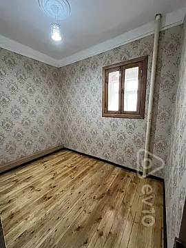 Satılır 1 otaqlı köhnə tikili 35 m²