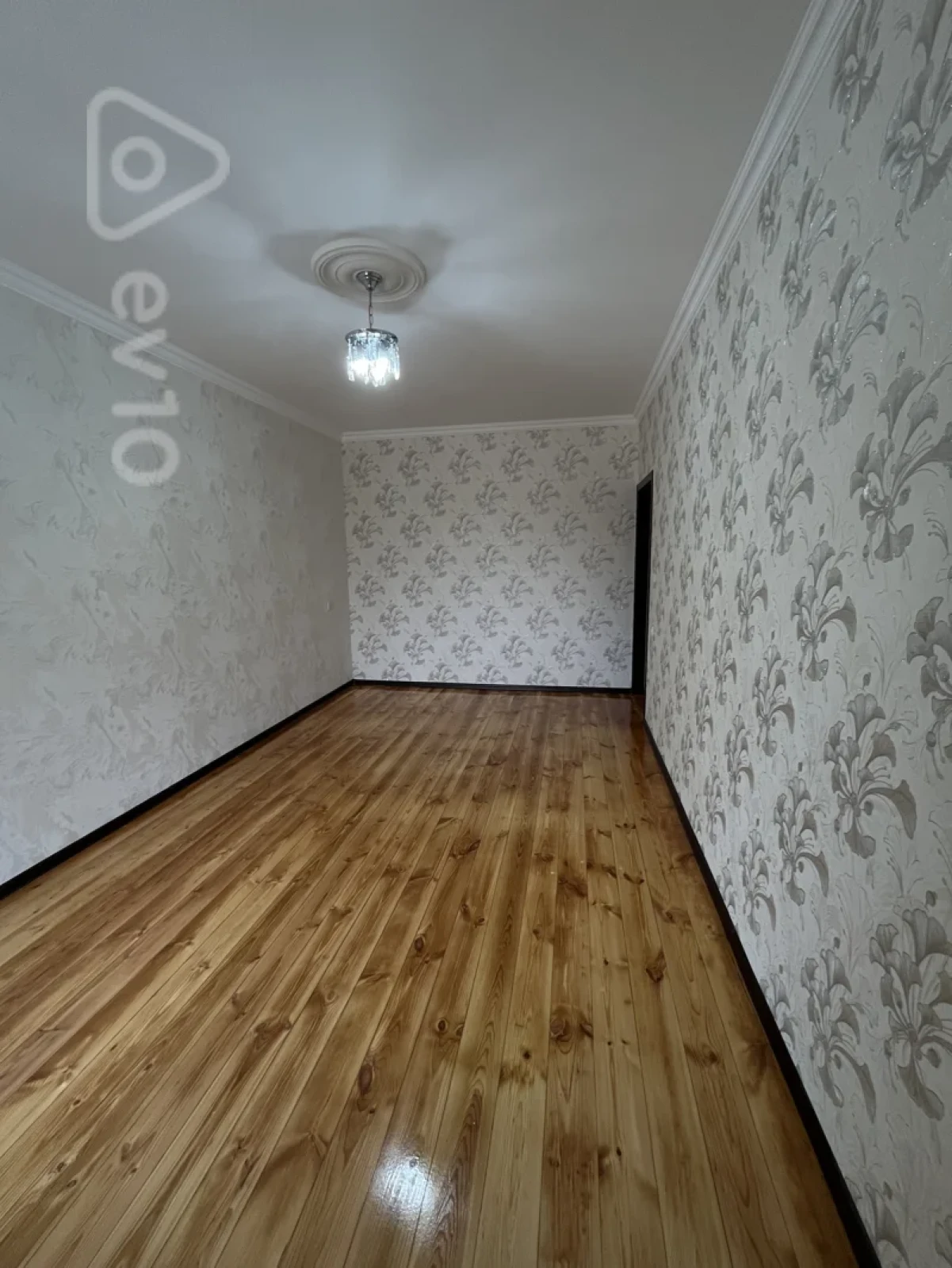 Satılır 1 otaqlı köhnə tikili 35 m²