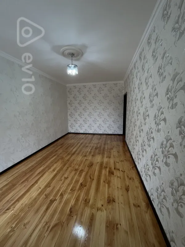 Satılır 1 otaqlı köhnə tikili 35 m²