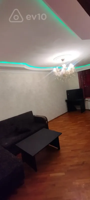 Kirayə verilir 3 otaqlı köhnə tikili 80 m²