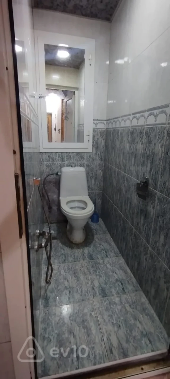 Kirayə verilir 3 otaqlı köhnə tikili 80 m²