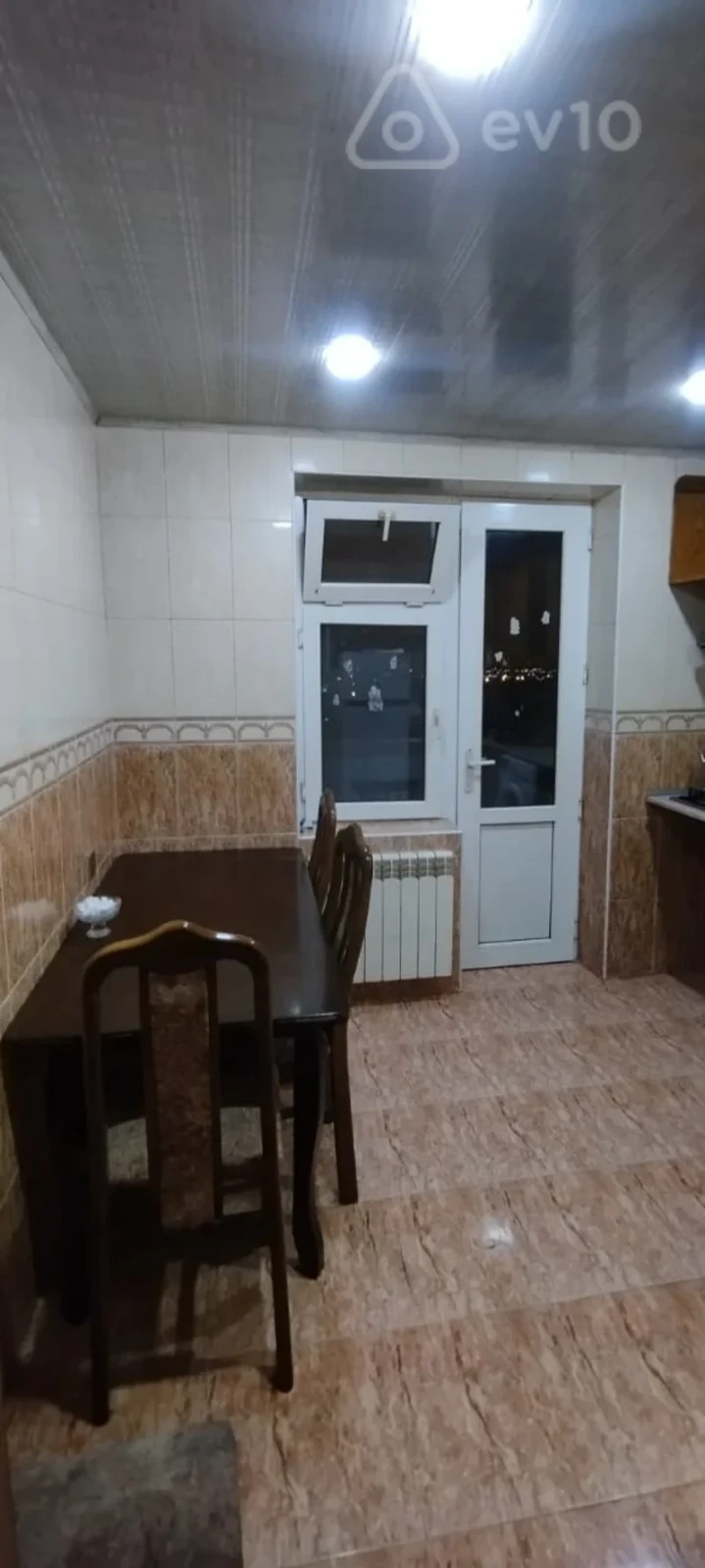 Kirayə verilir 3 otaqlı köhnə tikili 80 m²