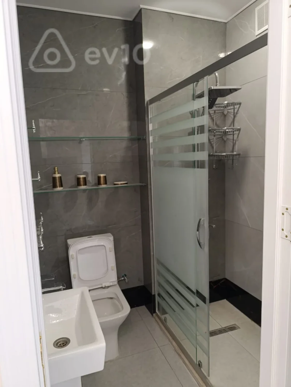 Kirayə verilir 3 otaqlı yeni tikili 60 m²