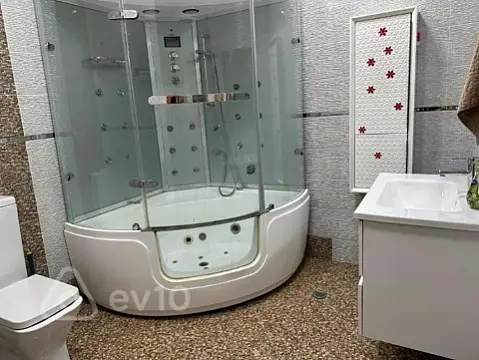 Kirayə verilir 2 otaqlı yeni tikili 110 m²