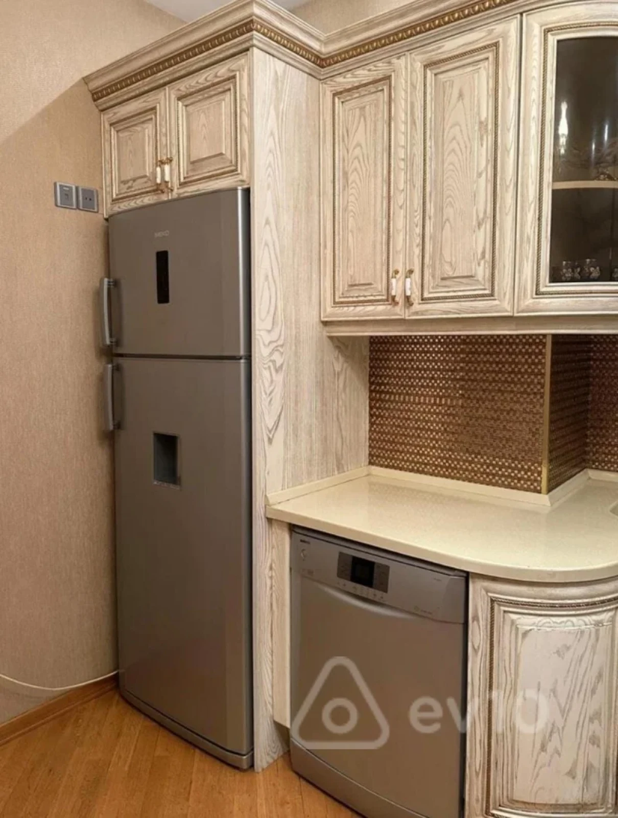 Kirayə verilir 2 otaqlı yeni tikili 110 m²