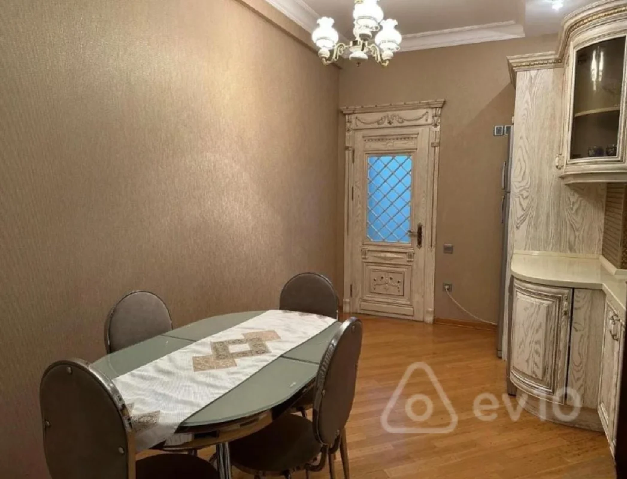 Kirayə verilir 2 otaqlı yeni tikili 110 m²