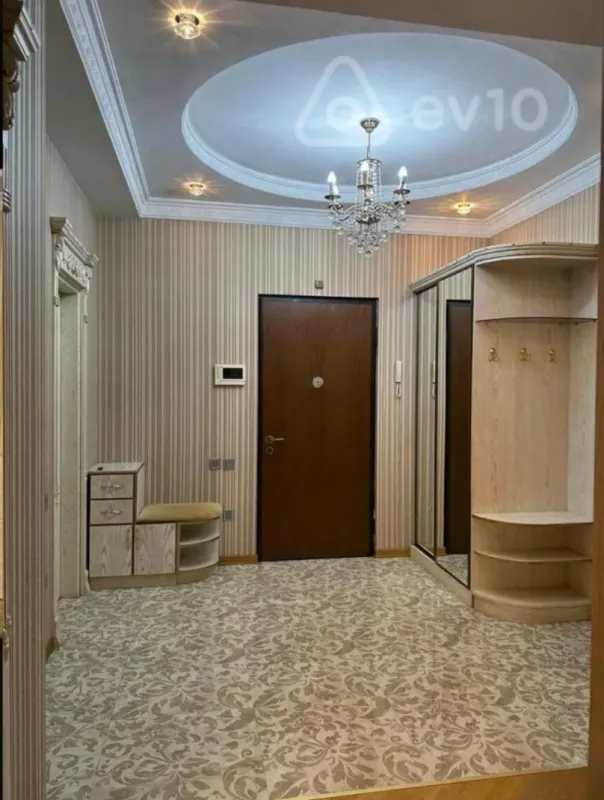 Kirayə verilir 2 otaqlı yeni tikili 110 m²