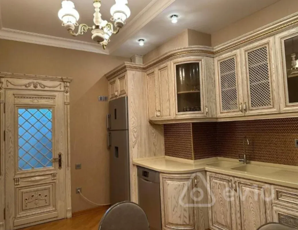 Kirayə verilir 2 otaqlı yeni tikili 110 m²