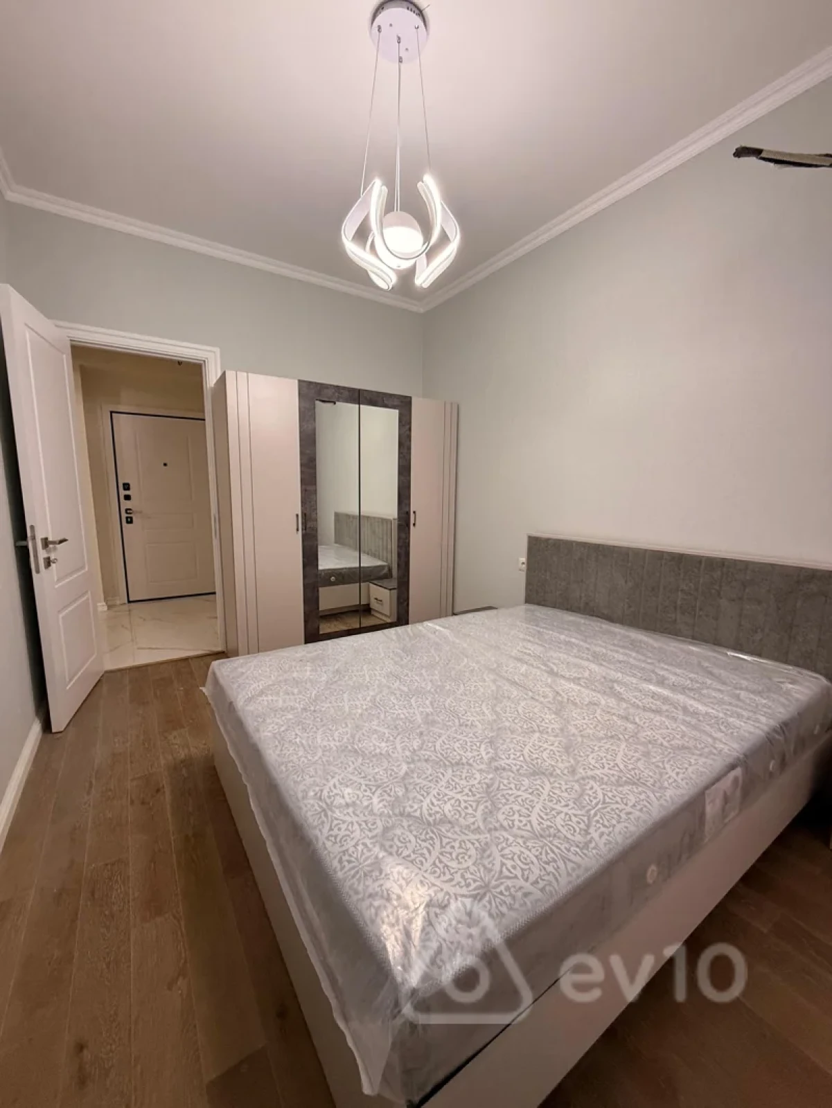Kirayə verilir 3 otaqlı yeni tikili 75 m²