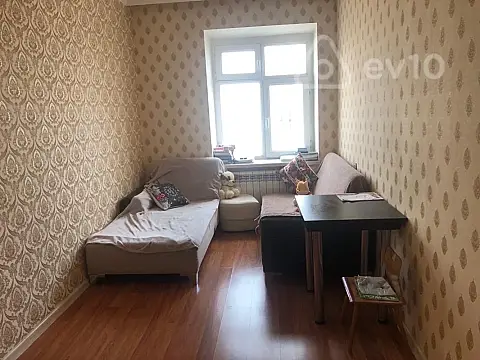 Kirayə verilir 2 otaqlı köhnə tikili 55 m²