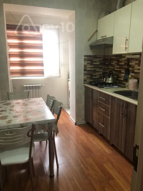 Kirayə verilir 2 otaqlı köhnə tikili 55 m²