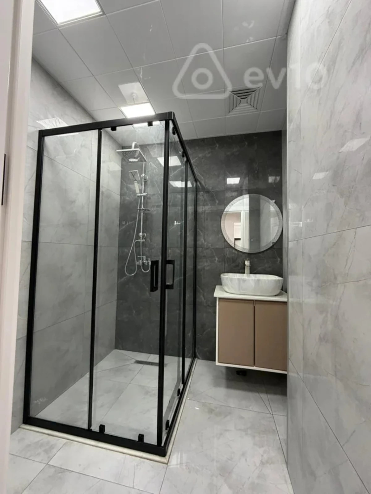 Kirayə verilir 3 otaqlı köhnə tikili 90 m²