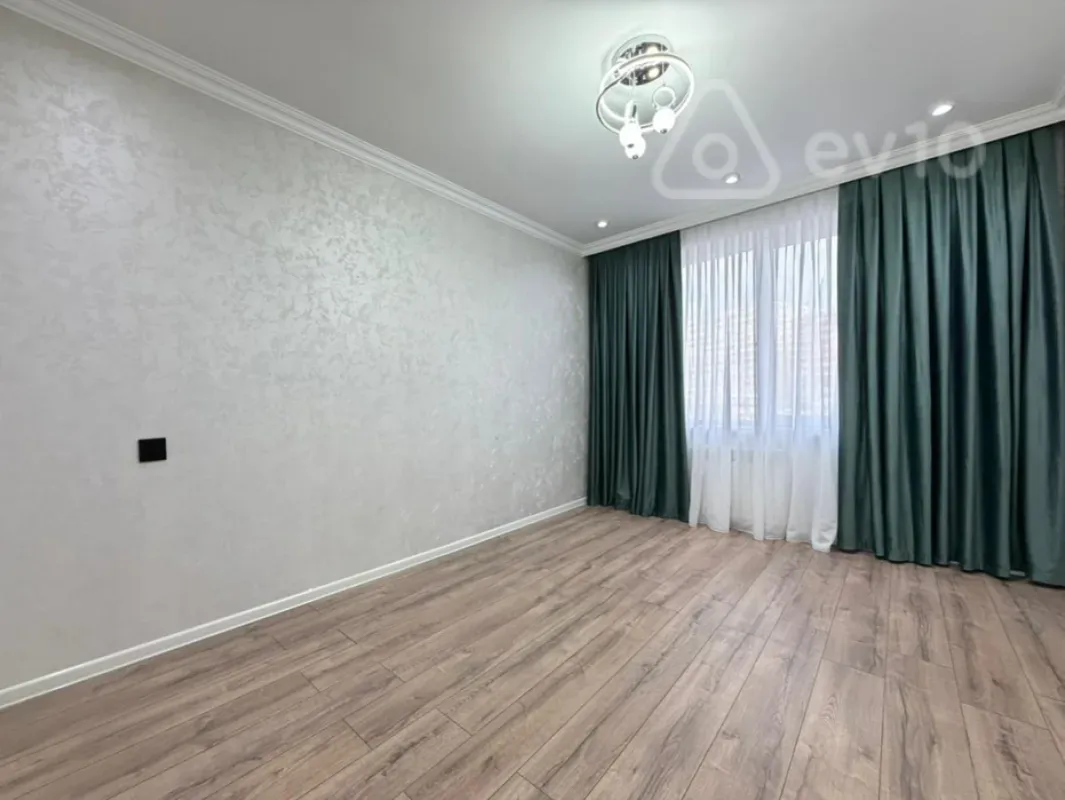 Kirayə verilir 3 otaqlı köhnə tikili 90 m²