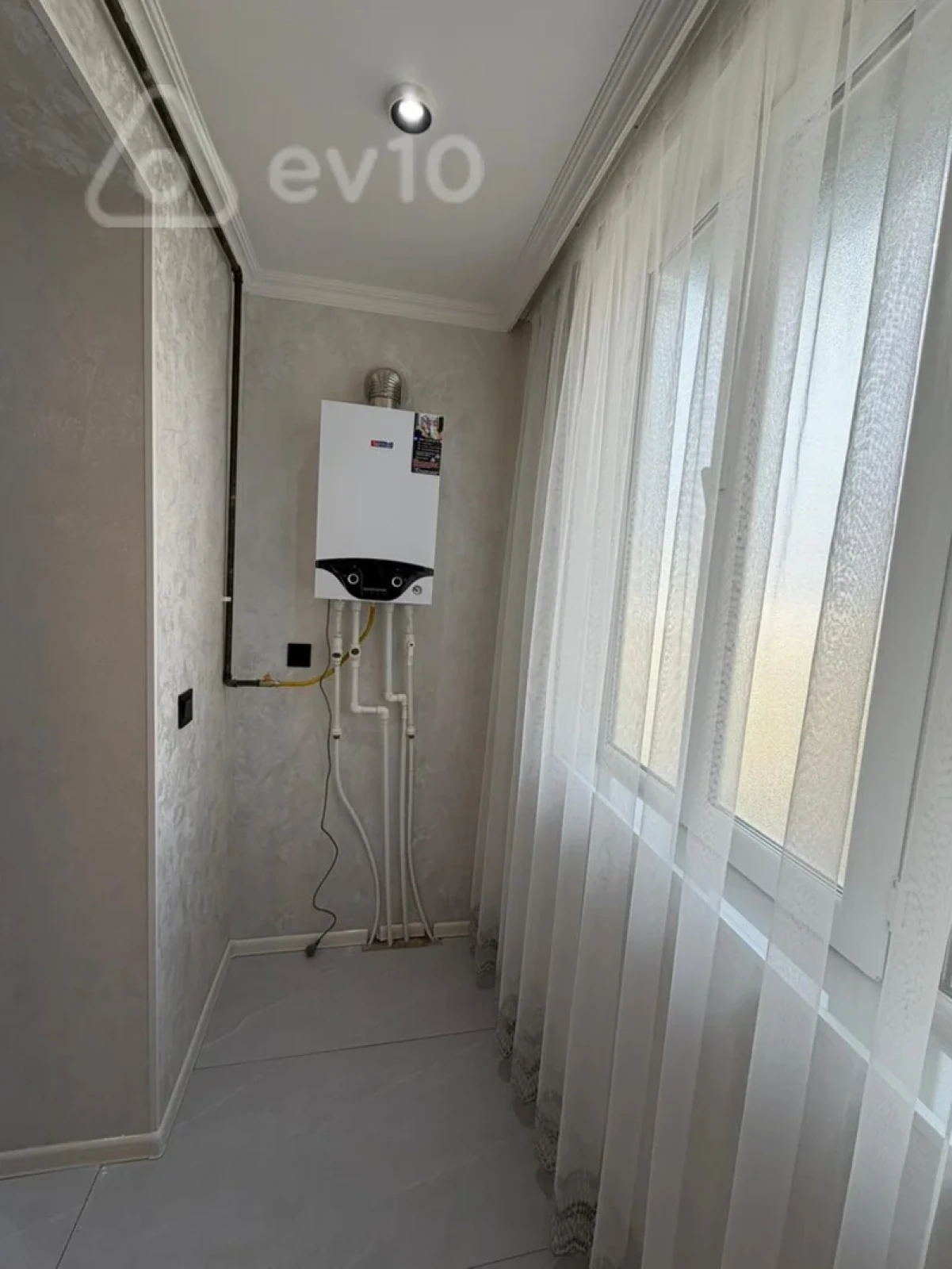 Kirayə verilir 3 otaqlı köhnə tikili 90 m²