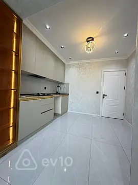 Kirayə verilir 3 otaqlı köhnə tikili 90 m²