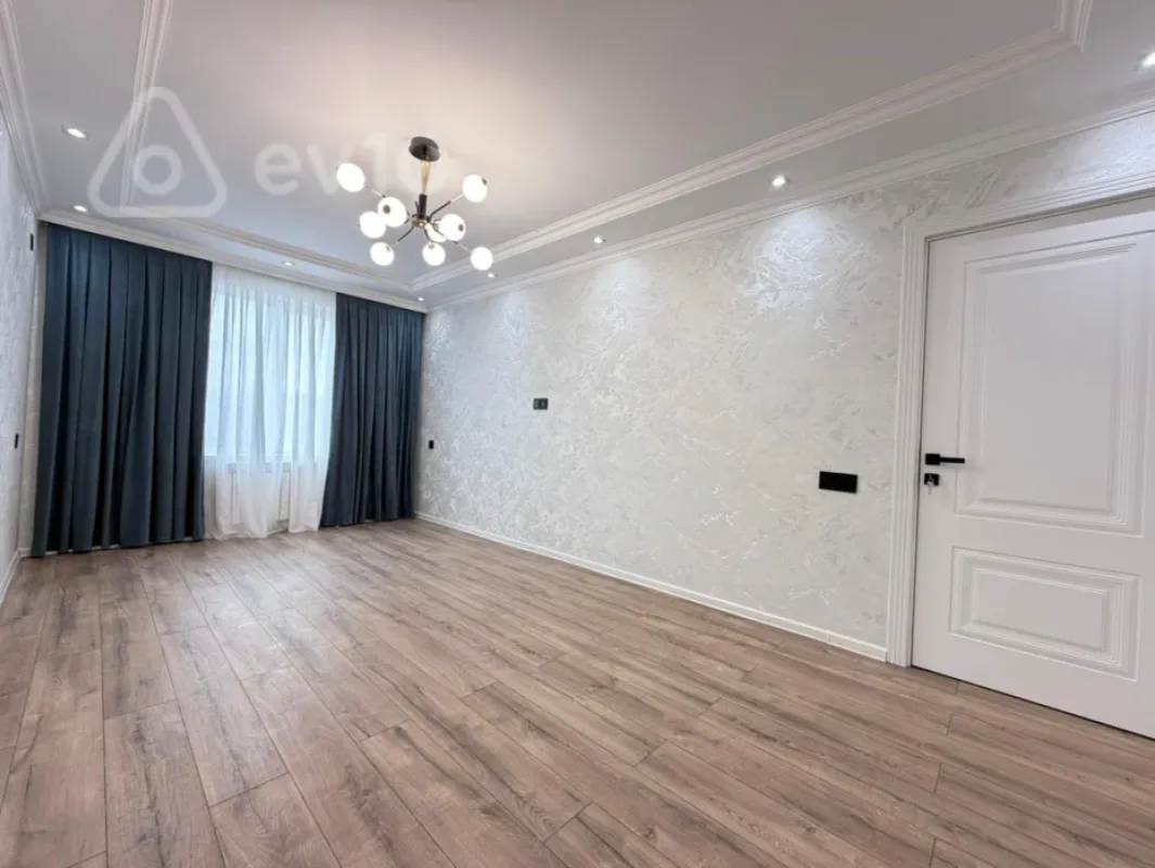 Kirayə verilir 3 otaqlı köhnə tikili 90 m²