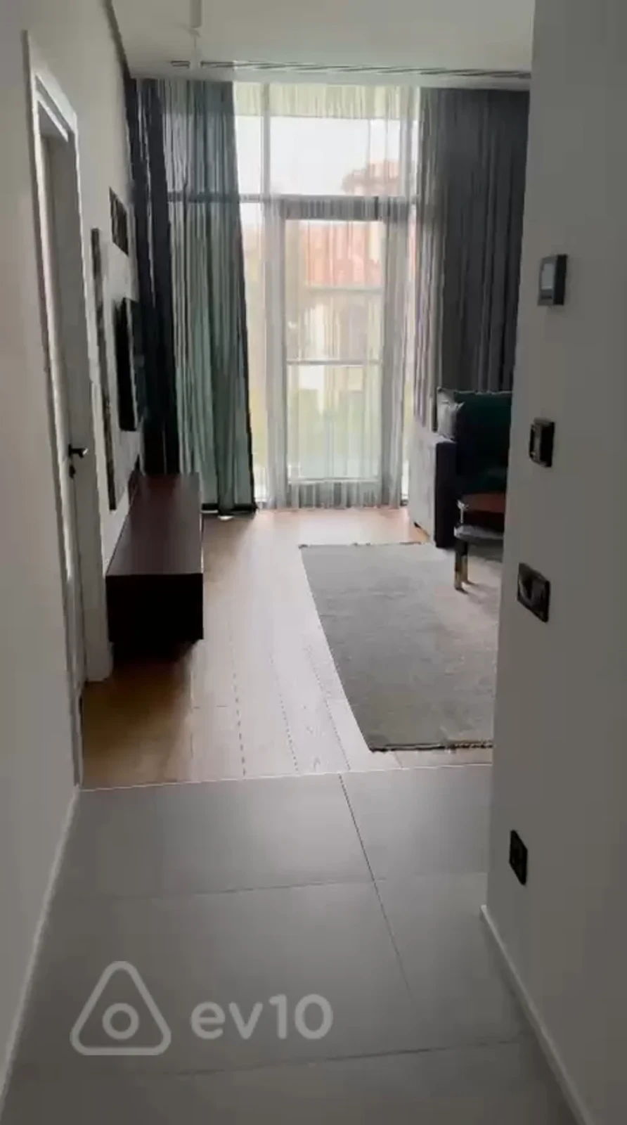 Kirayə verilir 2 otaqlı yeni tikili 65 m²