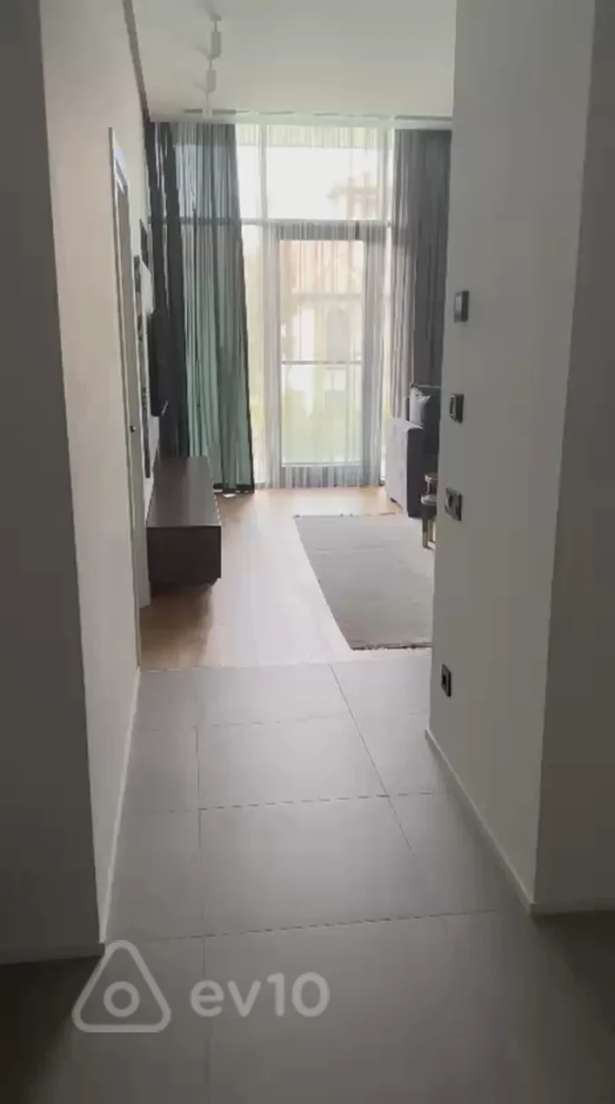 Kirayə verilir 2 otaqlı yeni tikili 65 m²