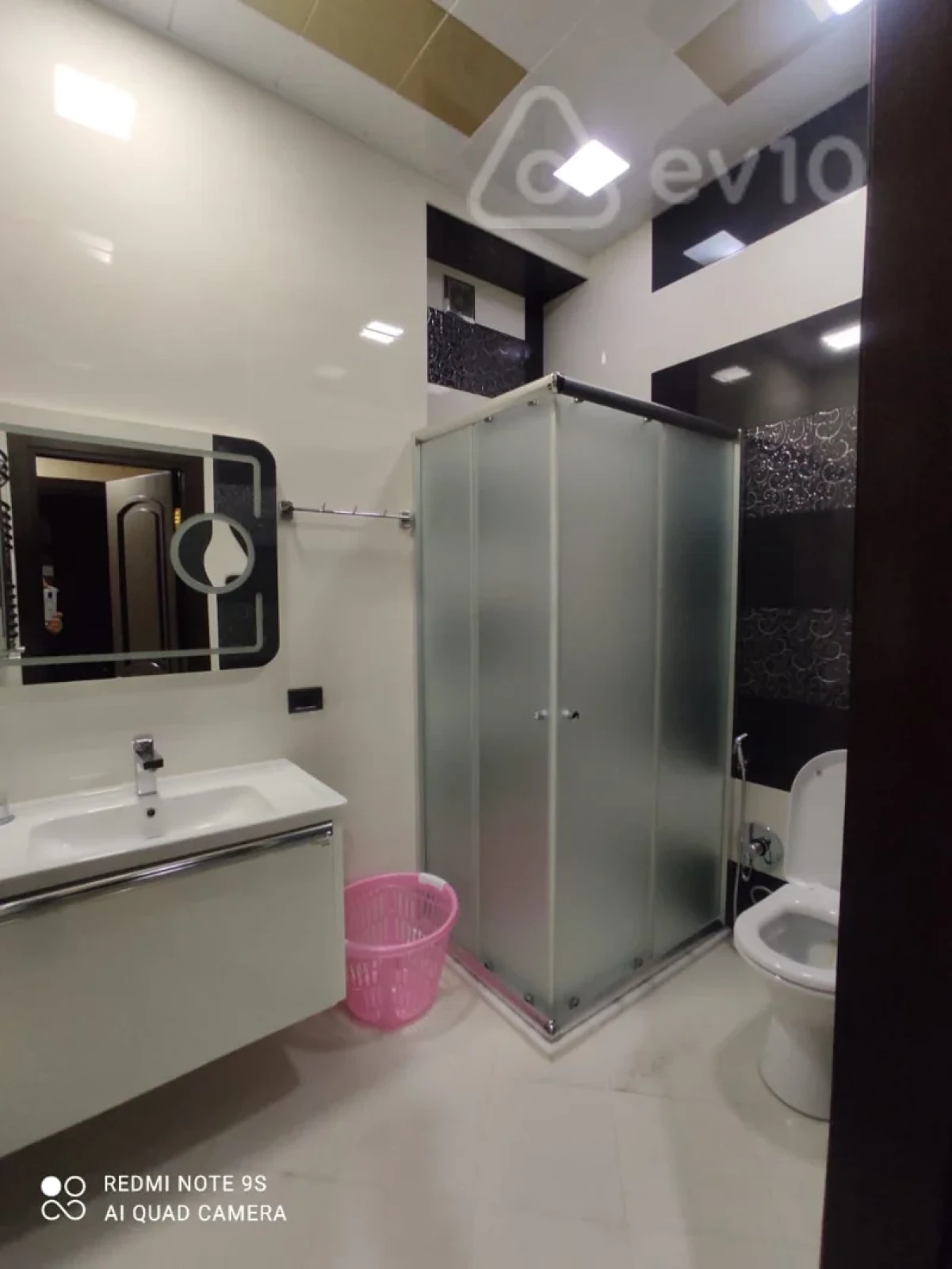 Kirayə verilir 3 otaqlı yeni tikili 115 m²