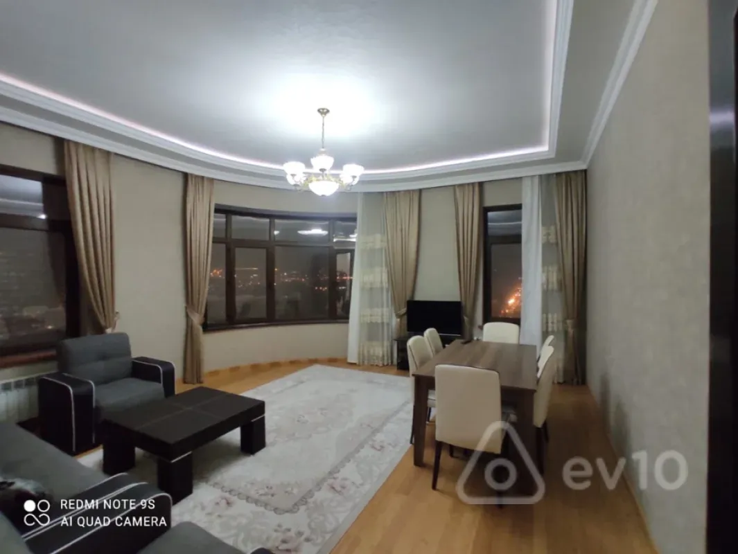 Kirayə verilir 3 otaqlı yeni tikili 115 m²