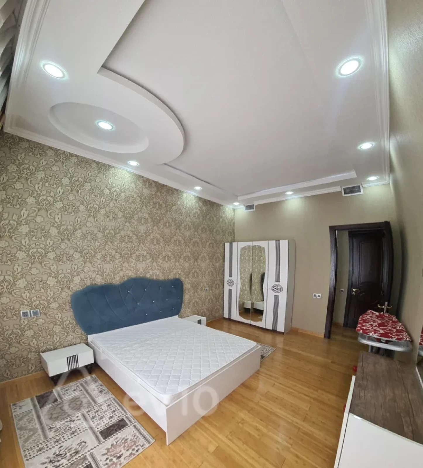 Kirayə verilir 3 otaqlı yeni tikili 115 m²