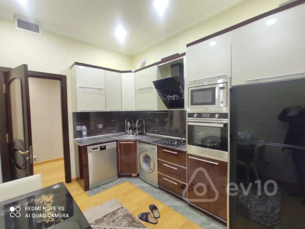 Kirayə verilir 3 otaqlı yeni tikili 115 m²