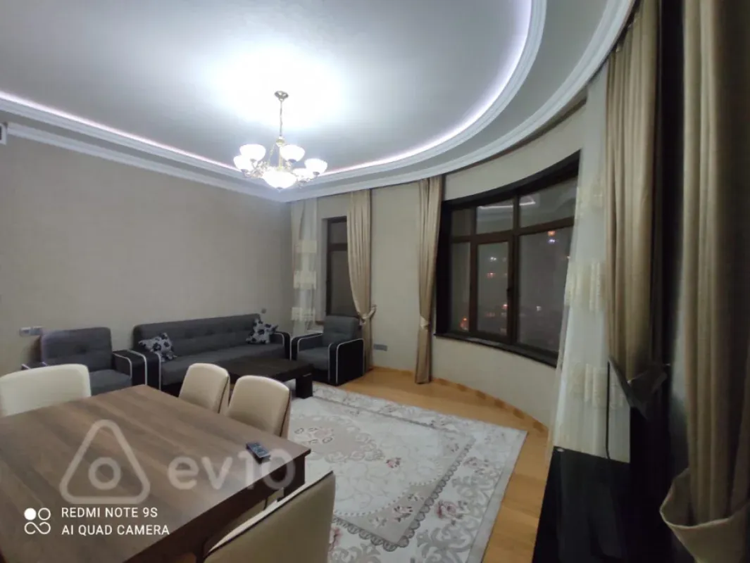 Kirayə verilir 3 otaqlı yeni tikili 115 m²